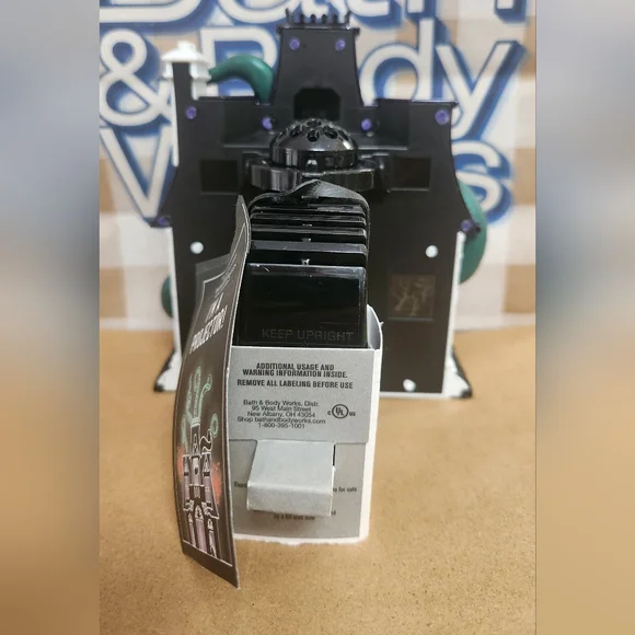 NWT Bath and Body Works Haunted Chateau Wallflower Plug-In Projector - Picture 5 of 6